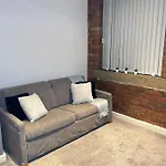 Modern 2 Bedroom City Apartment