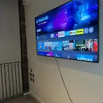 Modern 2 Bedroom City Apartment
